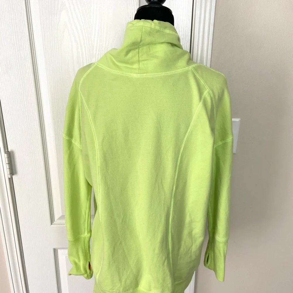 Zella jacket - Picture 2 of 14